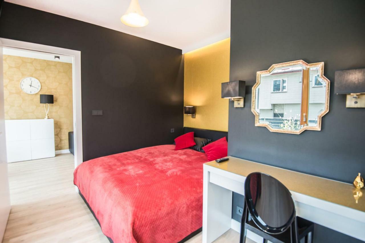 Galaxy Garden Apartment Cracow- Shopping Mall 1Min, Underground Parking, Family Friendly, City Center Cracovia Exterior foto