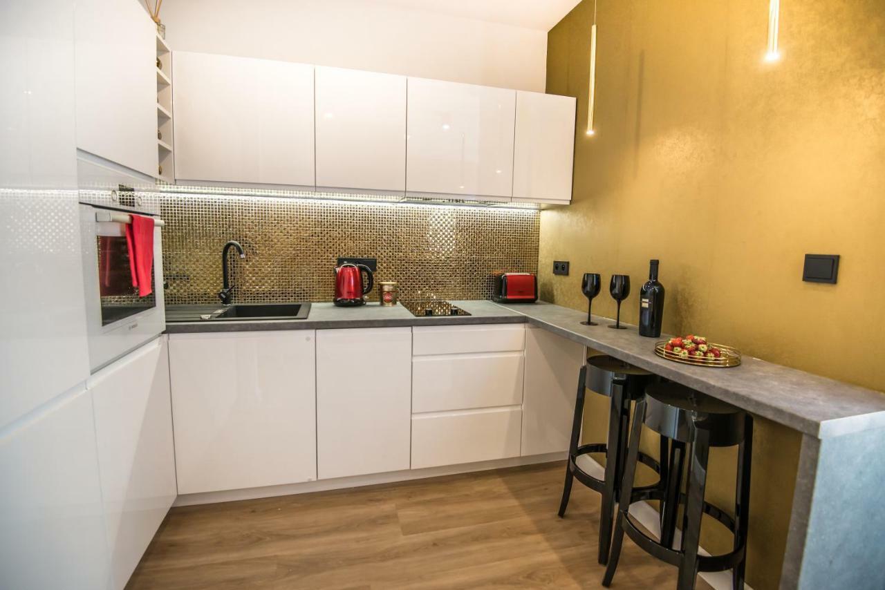 Galaxy Garden Apartment Cracow- Shopping Mall 1Min, Underground Parking, Family Friendly, City Center Cracovia Exterior foto
