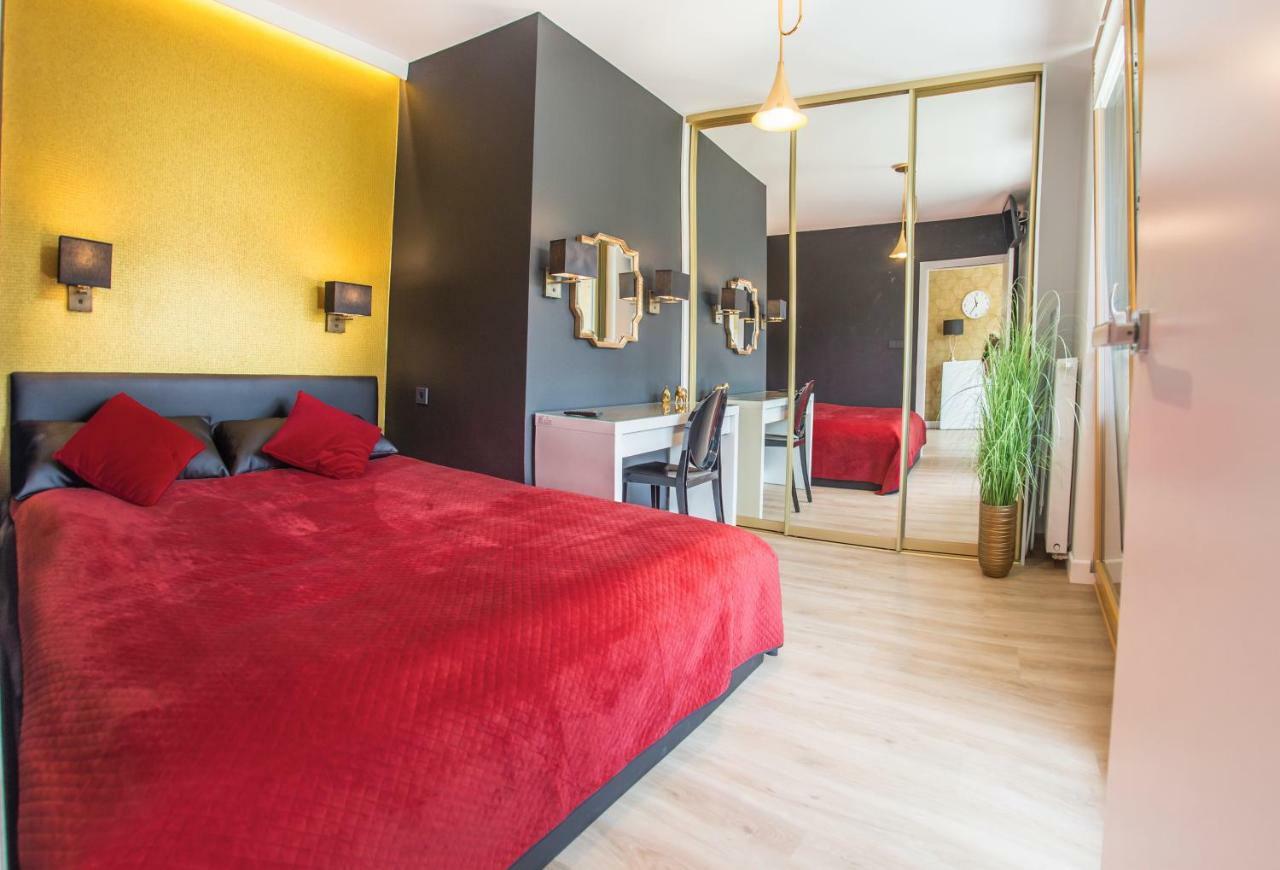 Galaxy Garden Apartment Cracow- Shopping Mall 1Min, Underground Parking, Family Friendly, City Center Cracovia Exterior foto