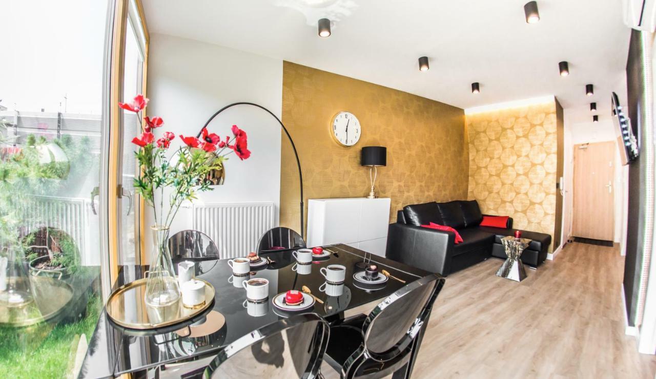 Galaxy Garden Apartment Cracow- Shopping Mall 1Min, Underground Parking, Family Friendly, City Center Cracovia Exterior foto